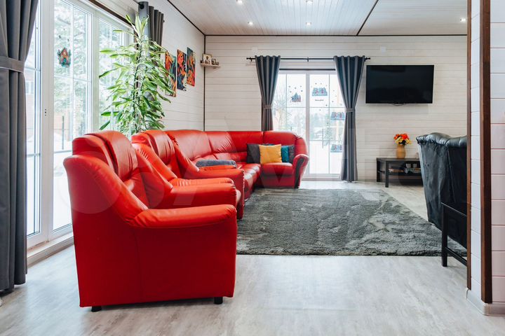 Коттедж 200 м² на участке 12 сот.