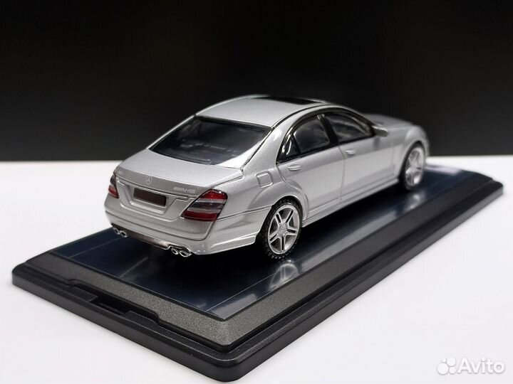 1:43 Mercedes S63 AMG