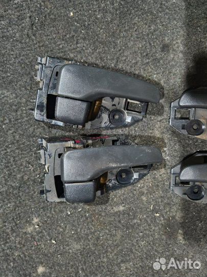 Ручка двери внутренняя Mitsubishi Lancer 9 4G18