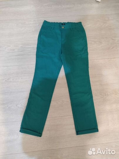 Брюки чинос