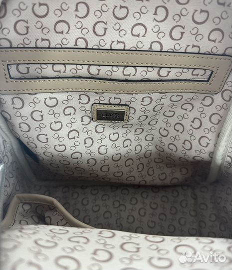 Рюкзак Guess