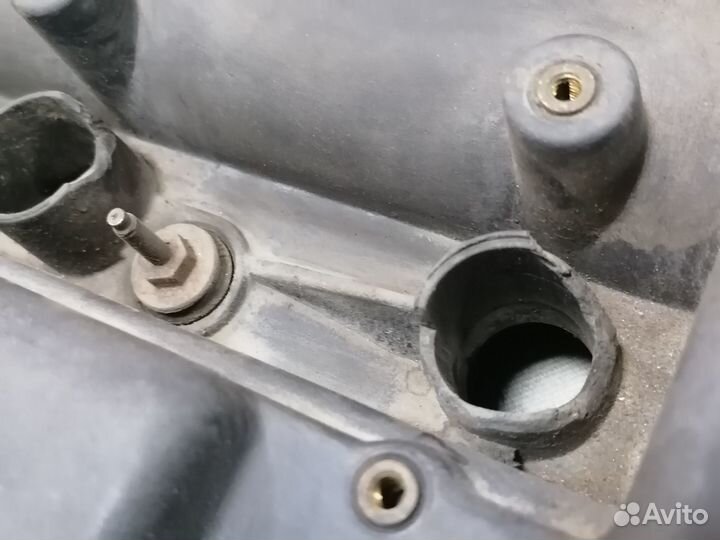 Клапан.крышка правая Chrysler Concorde 2 EER 1999