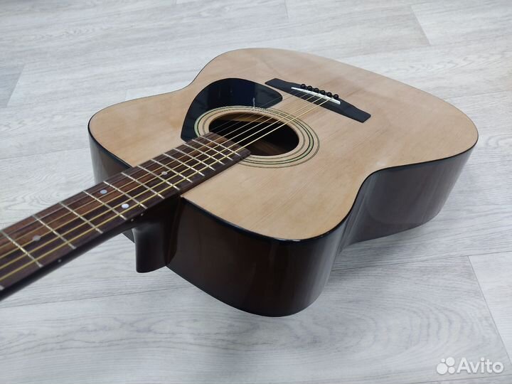 Акустическая гитара Yamaha новая