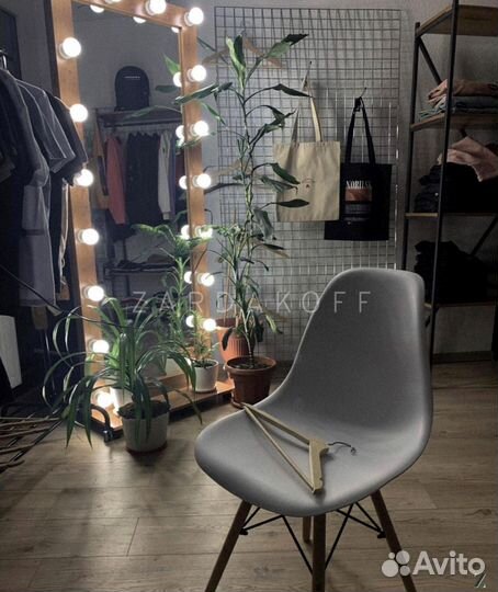 Гримерное зеркало с подсветкой