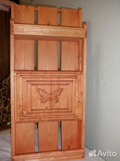 Газетница настенная из дерева