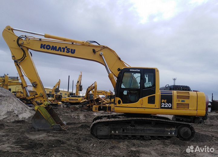 В разборе Коматсу Komatsu экскаваторы