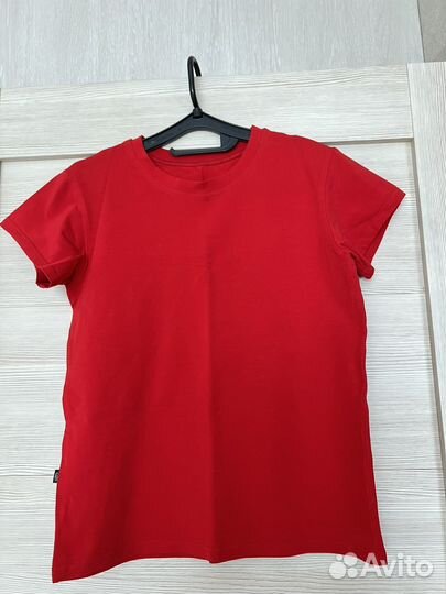 Отдам бесплатно 2 пакета вещей И обувь