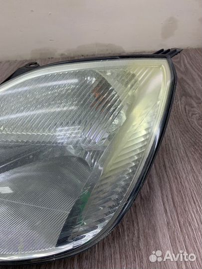 Фара передняя левая Ford Fiesta хетчбэк 5-ти дв
