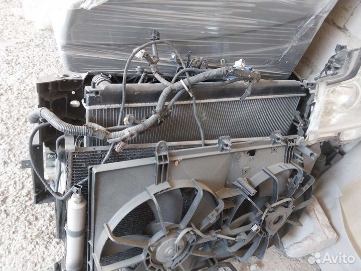 Радиатор и диффузор на Nissan Fuga 3.5