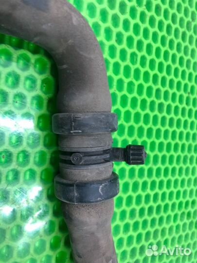 Патрубок радиатора печки Renault Logan седан