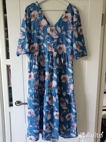 Голубое платье с цветами