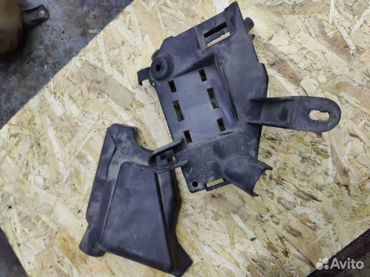 Корпус блока предохранителей Renault Symbol