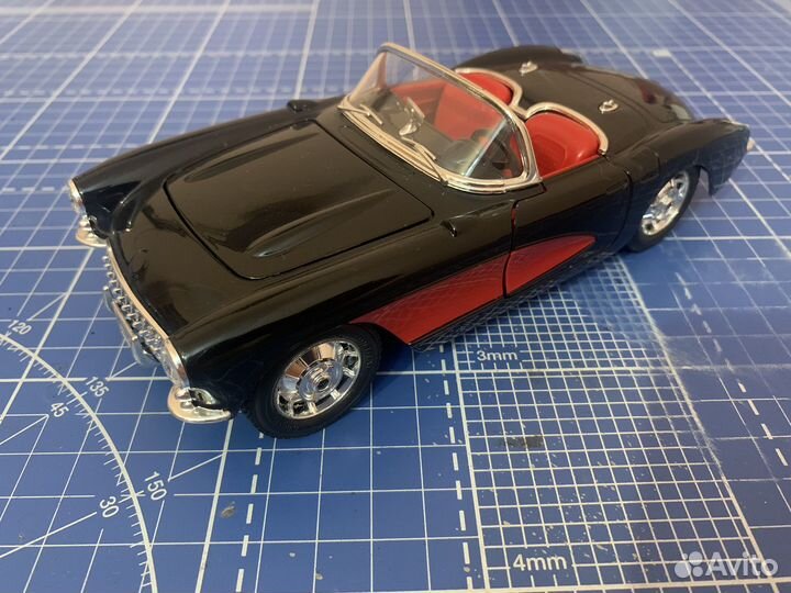 Chevrolet Corvette 1/24