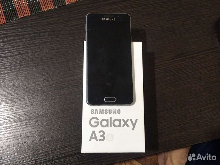 Телефон Samsung а 3 2016