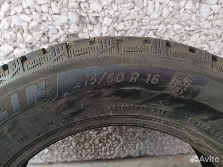 Michelin X-Ice North 4 215/60 R16