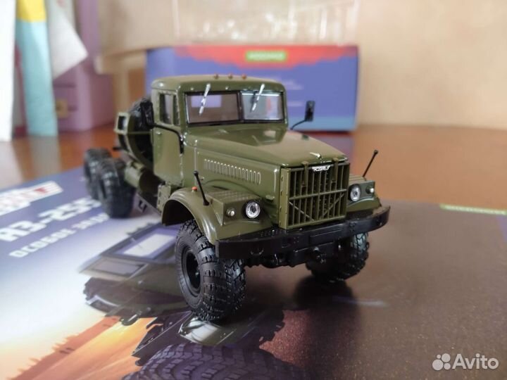 Краз 255 В седельный тягач модель 1/43 номер 79