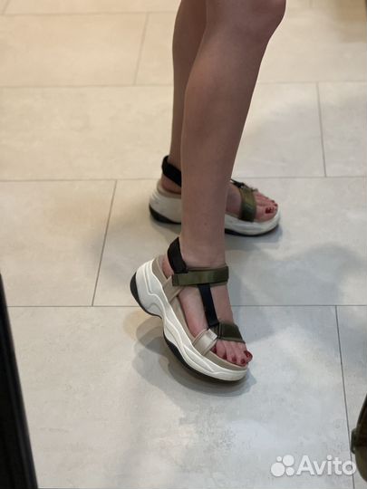 Сандалии на платформе Zara 39