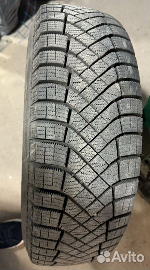 Pirelli Ice Zero FR 185/65 R15 92T