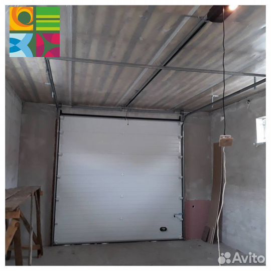 Секционные ворота для гаража alutech