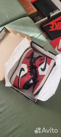 Air jordan 1 mid Chicago Toe