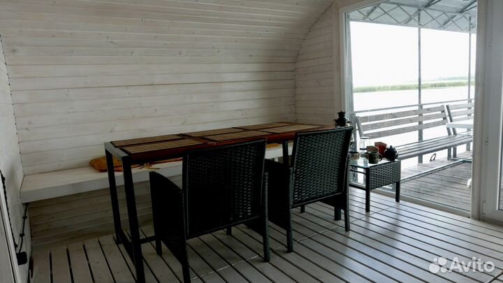 Баня на берегу реки, Беседки на воде