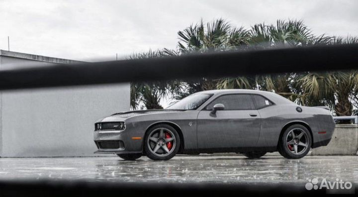 Кованые диски в стиле Vossen Dodge Challenger R20