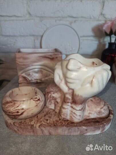 Статуэтка, кашпо, ваза, органайзер