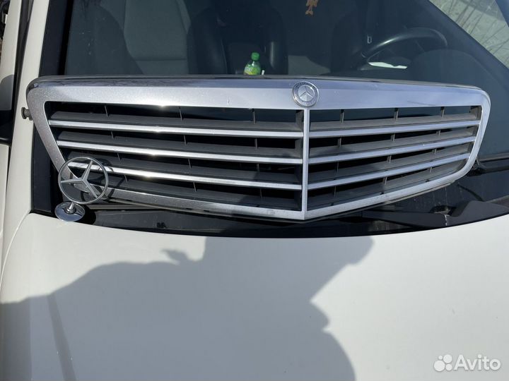 Решетка радиатора w204