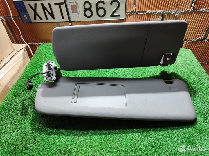 Козырек солнцезащитный левый Volkswagen Touareg 7L