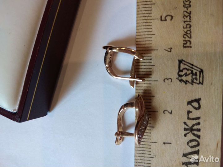 Золотые серьги 585 пробы с бриллиантами