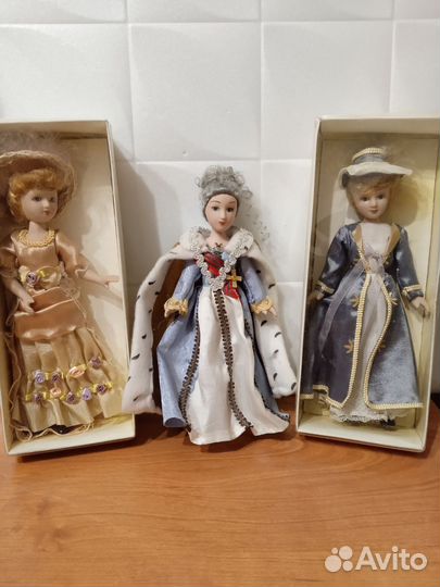 Фарфоровые куклы дамы эпохи диагостини
