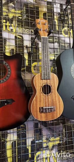 Укулеле сопрано + чехол