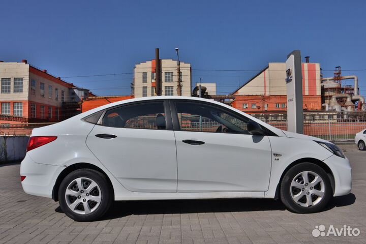 Hyundai Solaris 1.6 AT, 2011, 219 677 км