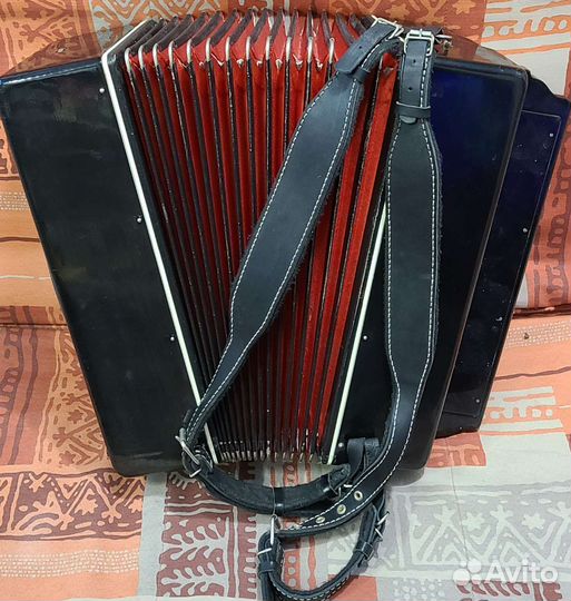 Баян кировский заказной цельнопланочный