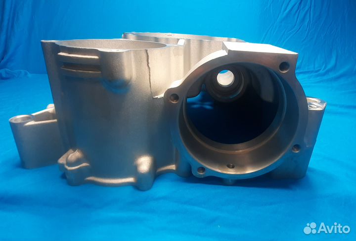 Половинка картера правая голая цф мото 500 Х5 Х6 Z