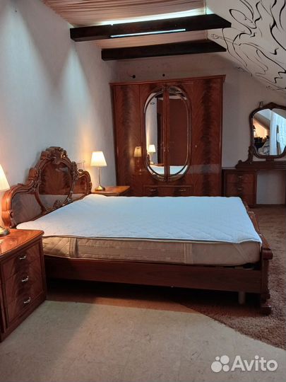 Спальный гарнитур