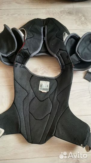 Хоккейный нагрудник CCM