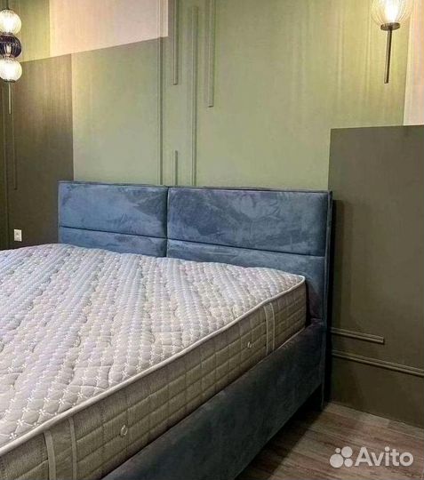 Белая кровать