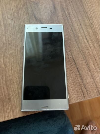 Sony Xperia XZ, 3/32 ГБ