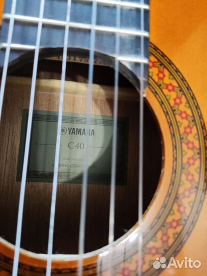 Продаю новую гитару yamaha c40
