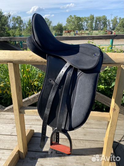 Седло выездковое