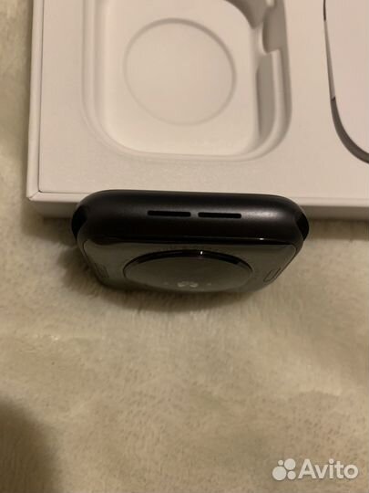 Apple whatch se 2 space gray