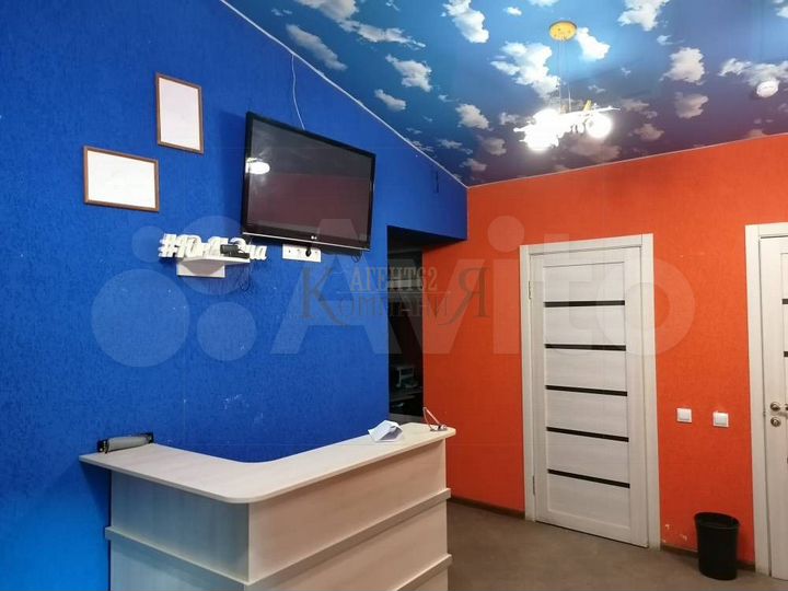 Под магазин/склад на первой линии