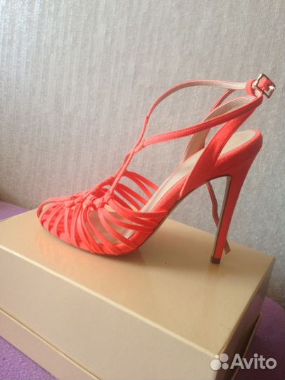 Туфли на каблуке