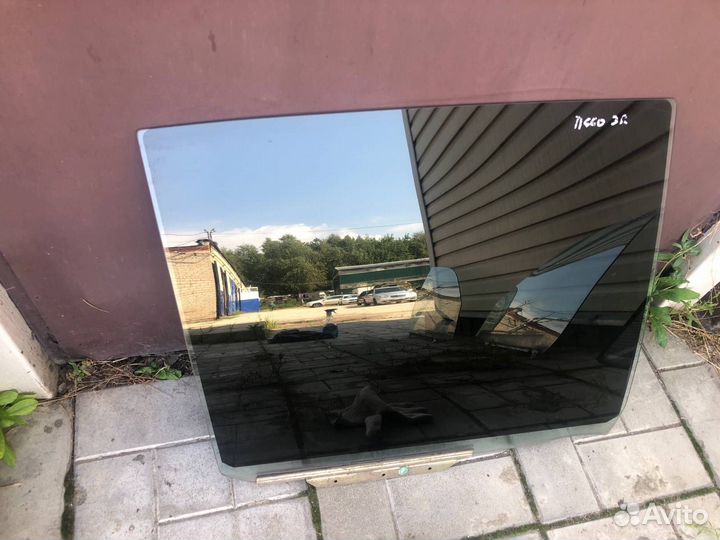 Стекло дверное заднее правое Chery Tiggo T11 1.8