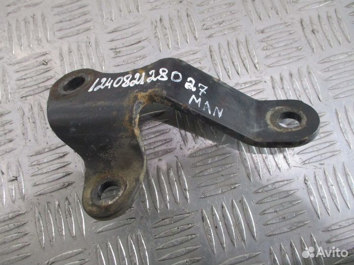 Кронштейн переднего стабилизатора правый MAN 81437