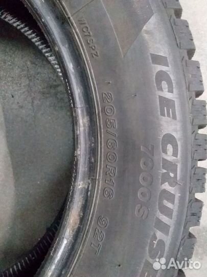 Bridgestone Ice Cruiser 7000S 205/60 R16 92T