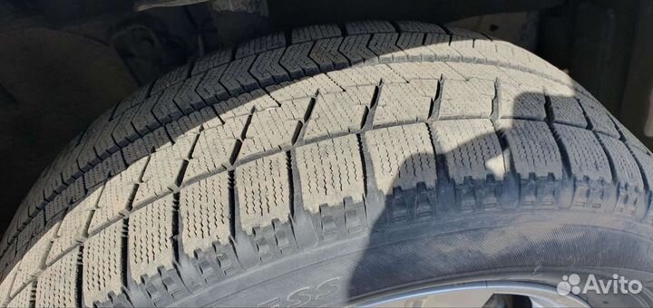 Bridgestone Blizzak VRX 225/60 R17 99S