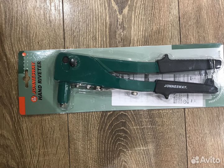 Заклепочник ручной усиленный Jonnesway v1000
