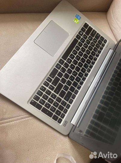 Asus K501, Core i5 5200 + 8gb + geforce 940mx, 8gb